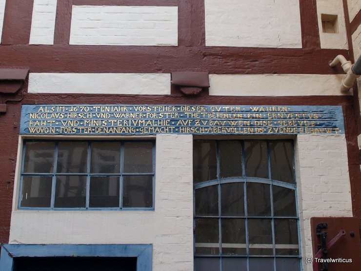 Inscription at a backyard in Celle, Germany