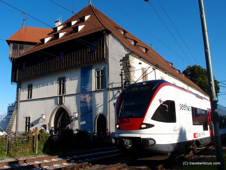 Seehas Railway in front of the council building