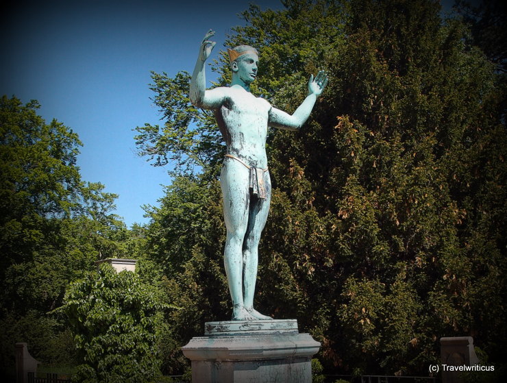 Sun worshipper at Eckberg Mansion in Dresden