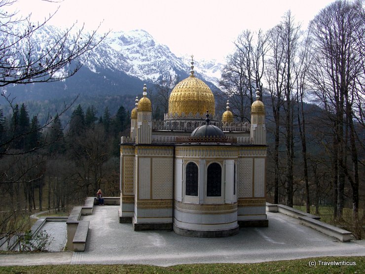 Moorish kiosk in front of the Alps