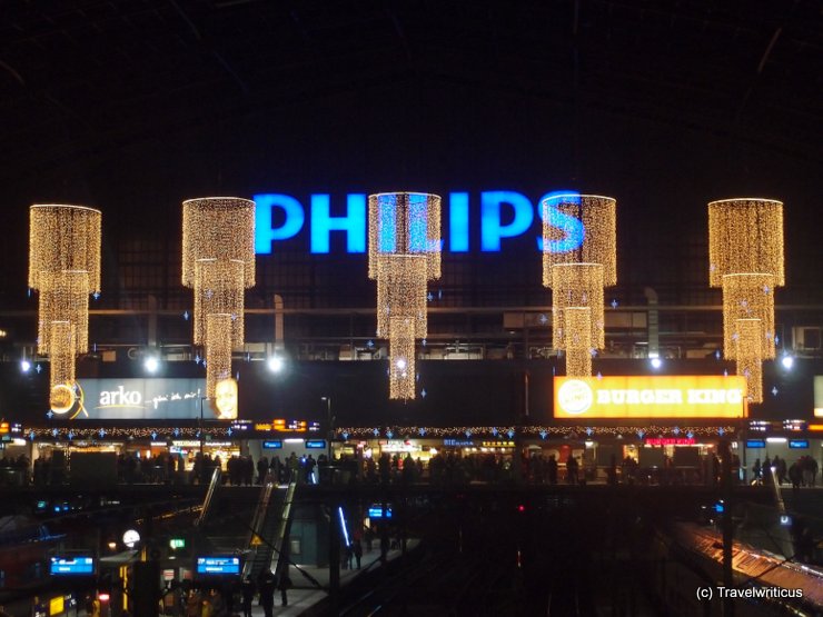 Christmas decoration at Hamburg Central Station