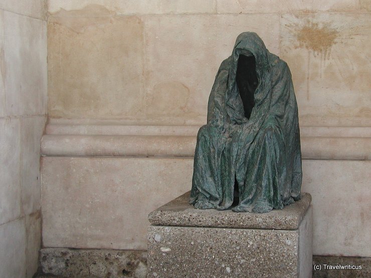 "Pietá" by Anna Chromy in the city of Salzburg