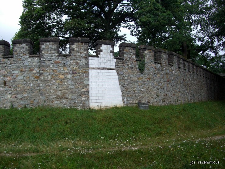 Reconstructed decoration along the fort's wall