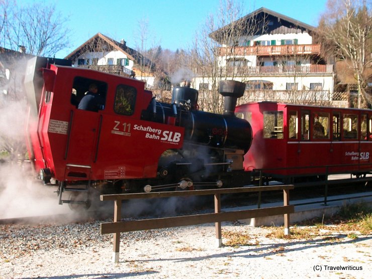 Steam locomotive Z11 in full steam