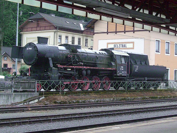Steam locomotive 52.7046 at railway station Selzthal