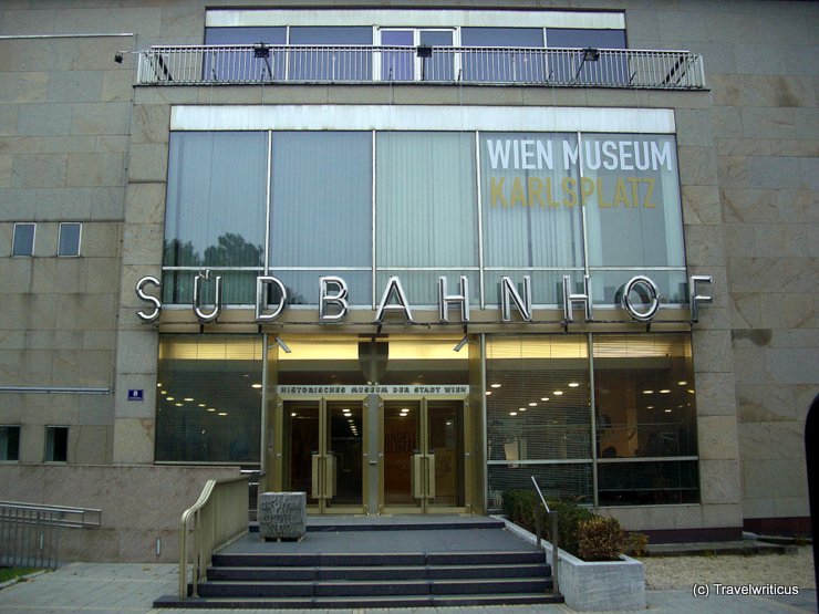 The use of the old letters 'Südbahnhof'