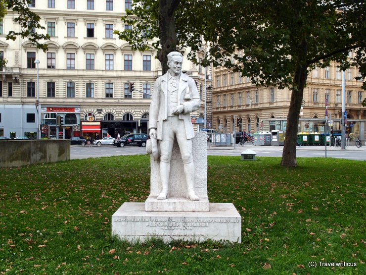 Monument to Alexander Girardi in Girardi park