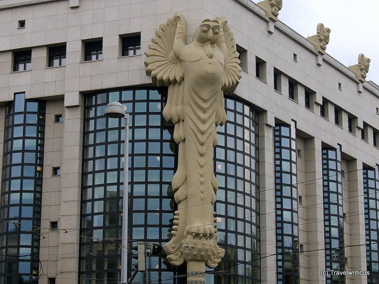 The owl at the library in Vienna