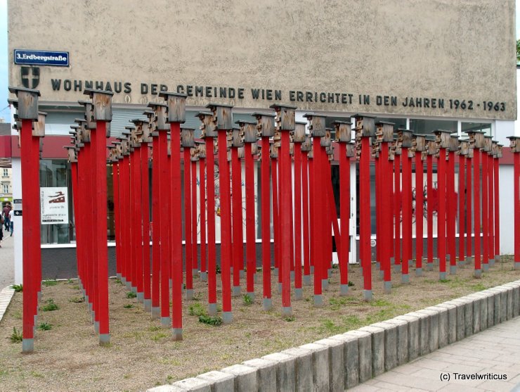 Installation 'Warten auf Vögel IV' in Vienna, Austria